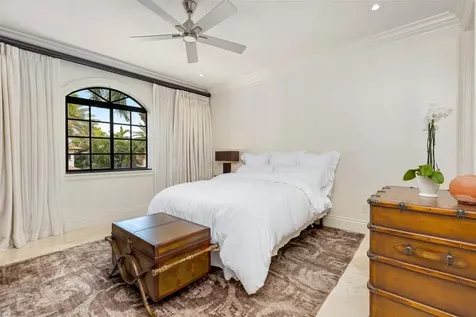 169 Fiesta Way Fort Lauderdale FL 33301