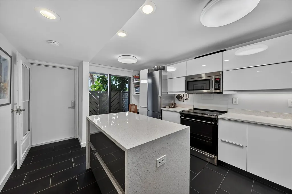 1100 SE 5th Court Pompano Beach FL 33060
