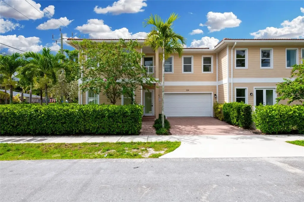 324 SW 14th Court Fort Lauderdale FL 33315