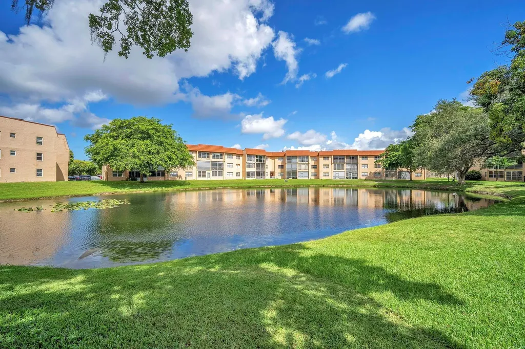 9301 Sunrise Lakes Boulevard Sunrise FL 33322