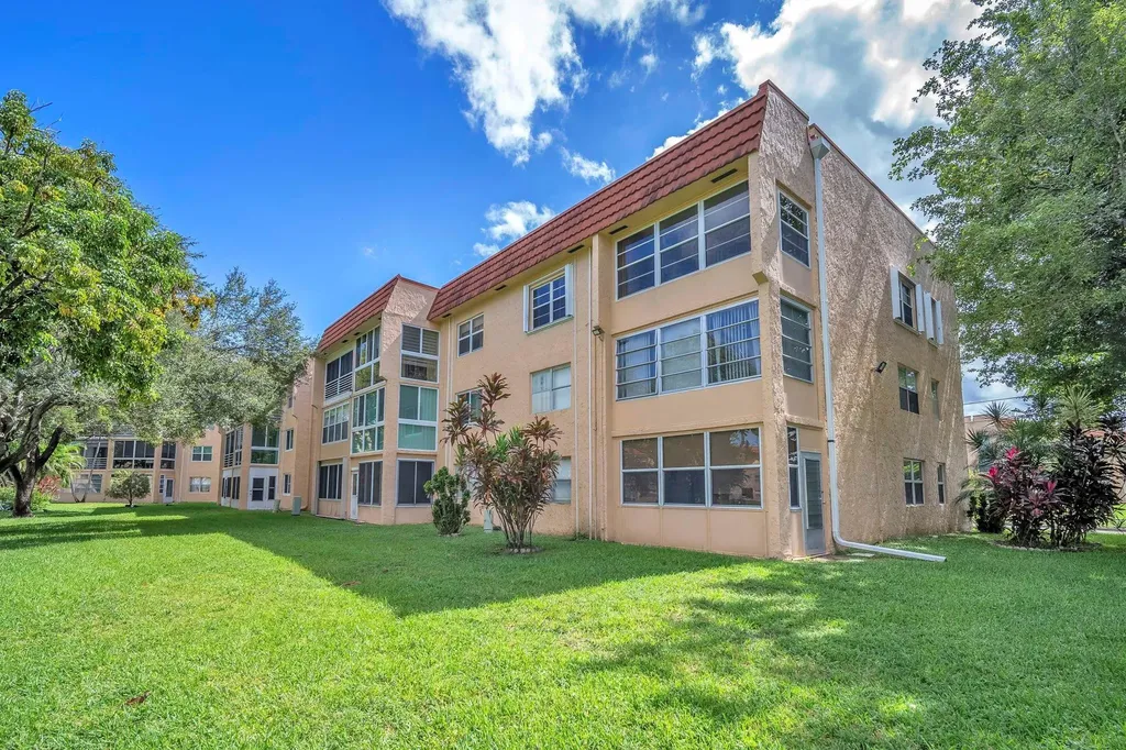 9301 Sunrise Lakes Boulevard Sunrise FL 33322