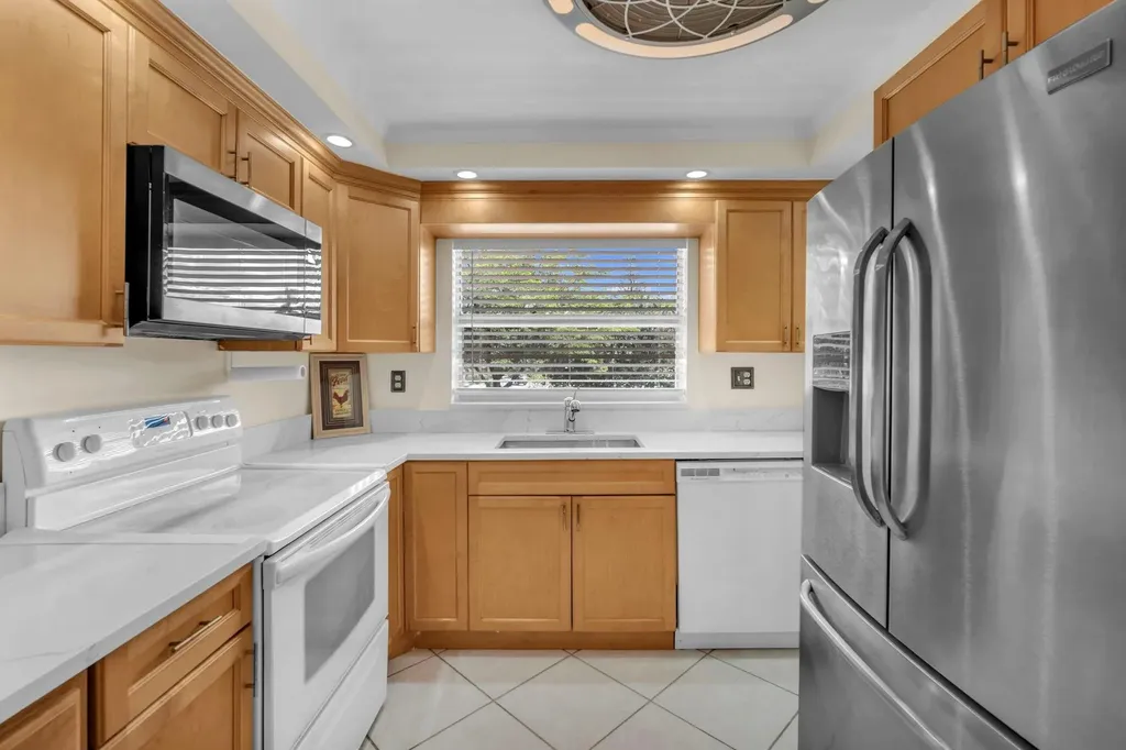 9301 Sunrise Lakes Boulevard Sunrise FL 33322