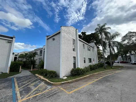 4463 Treehouse Lane Tamarac FL 33319