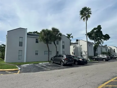 4463 Treehouse Lane Tamarac FL 33319