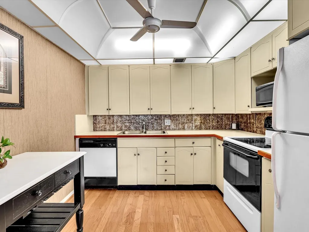4026 Ventnor H Court Deerfield Beach FL 33442