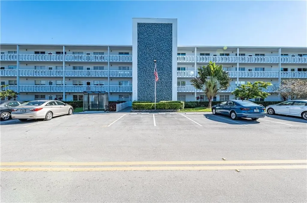 4026 Ventnor H Court Deerfield Beach FL 33442