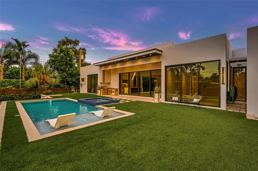 215 NE 28th Court Wilton Manors FL 33334