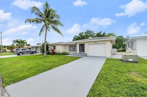 8604 NW 57th Court Tamarac FL 33321