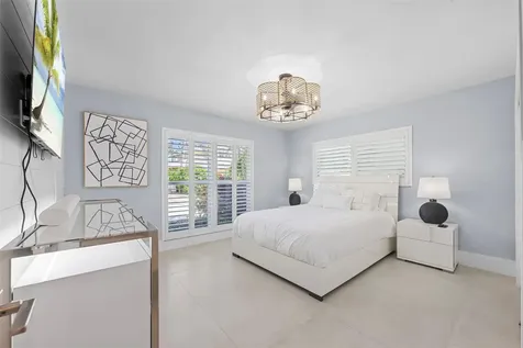 2330 NE 35th Street Lighthouse Point FL 33064