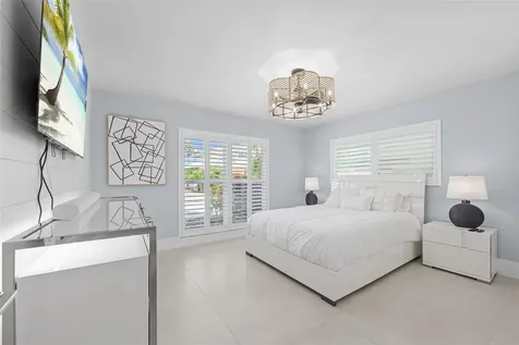 2330 NE 35th Street Lighthouse Point FL 33064