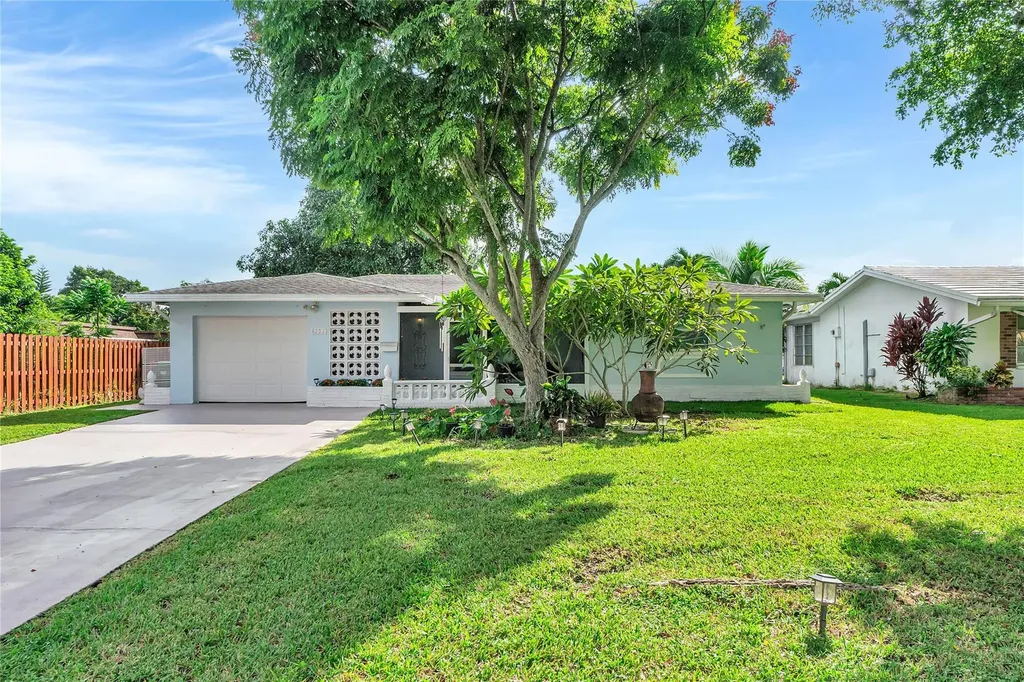 6202 NW 70th Avenue Tamarac FL 33321