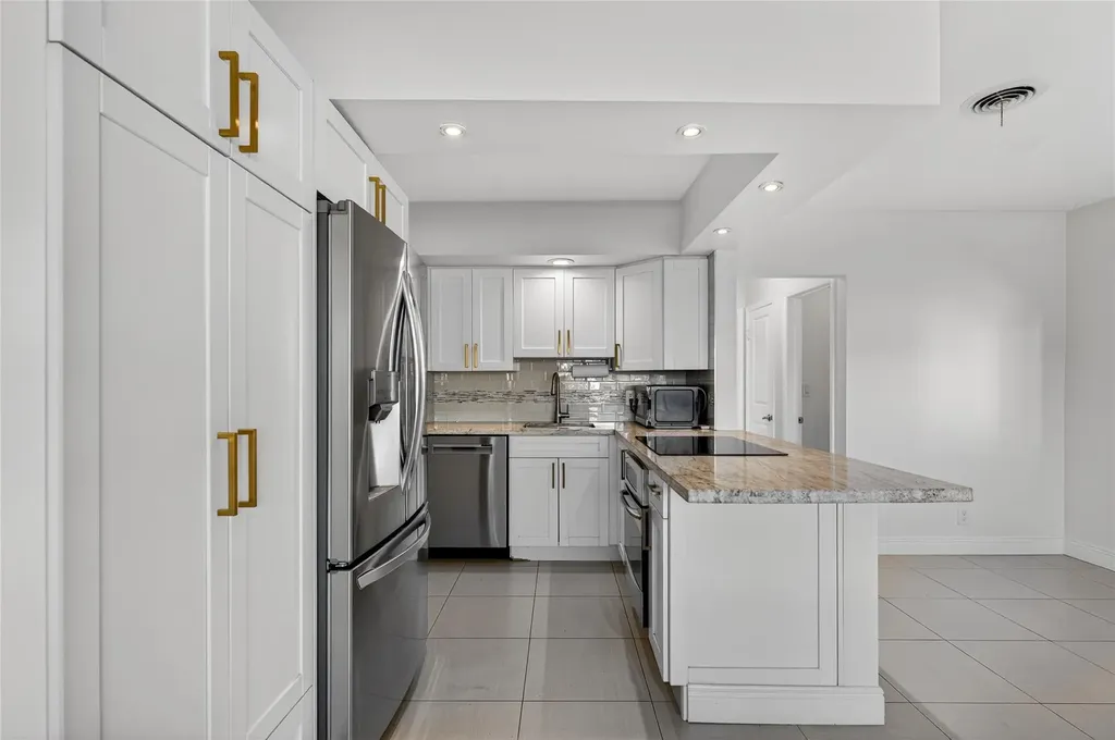 2110 NE 56th Street Fort Lauderdale FL 33308