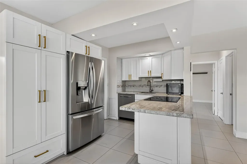 2110 NE 56th Street Fort Lauderdale FL 33308