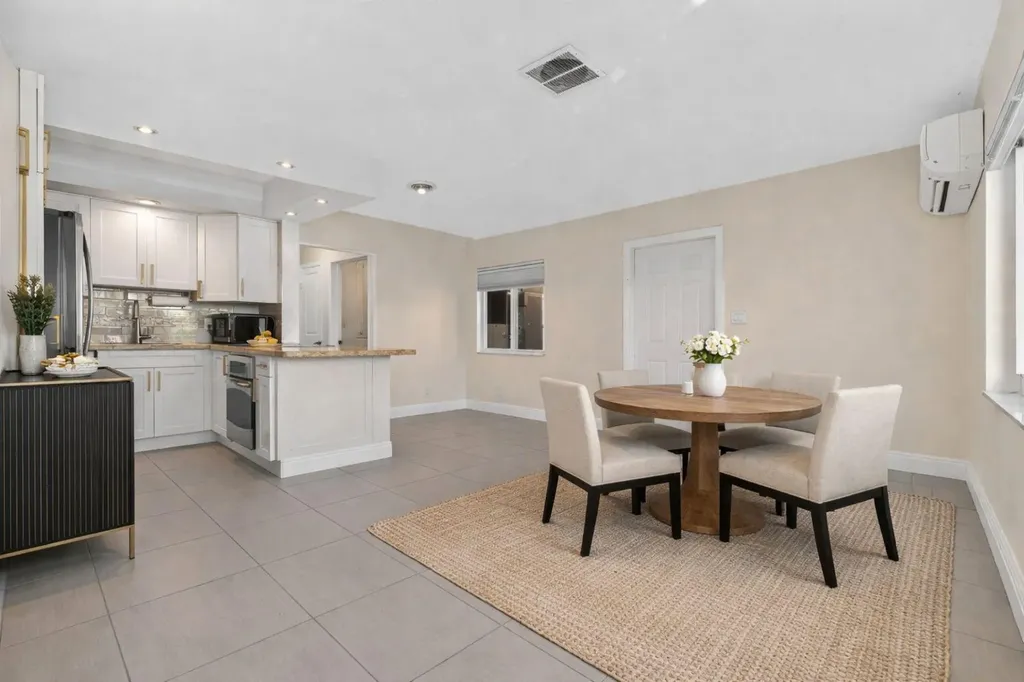 2110 NE 56th Street Fort Lauderdale FL 33308