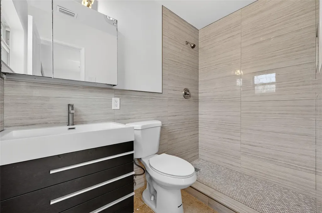 2110 NE 56th Street Fort Lauderdale FL 33308