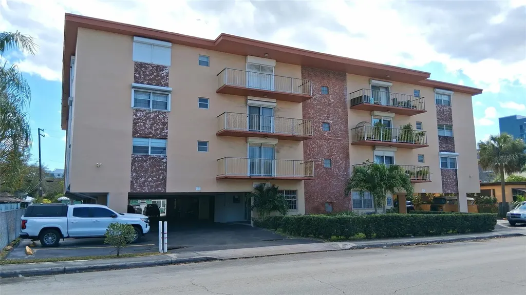 2010 Fillmore Street Hollywood FL 33020