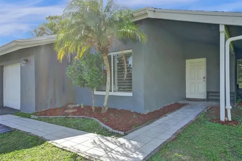 967 NW 89th Avenue Plantation FL 33324