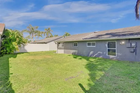 967 NW 89th Avenue Plantation FL 33324