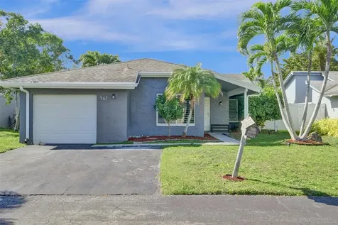 967 NW 89th Avenue Plantation FL 33324