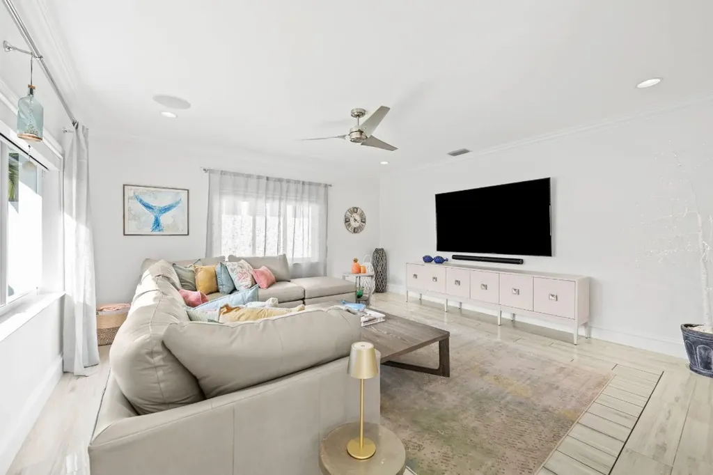2228 NE 26th Street Lighthouse Point FL 33064
