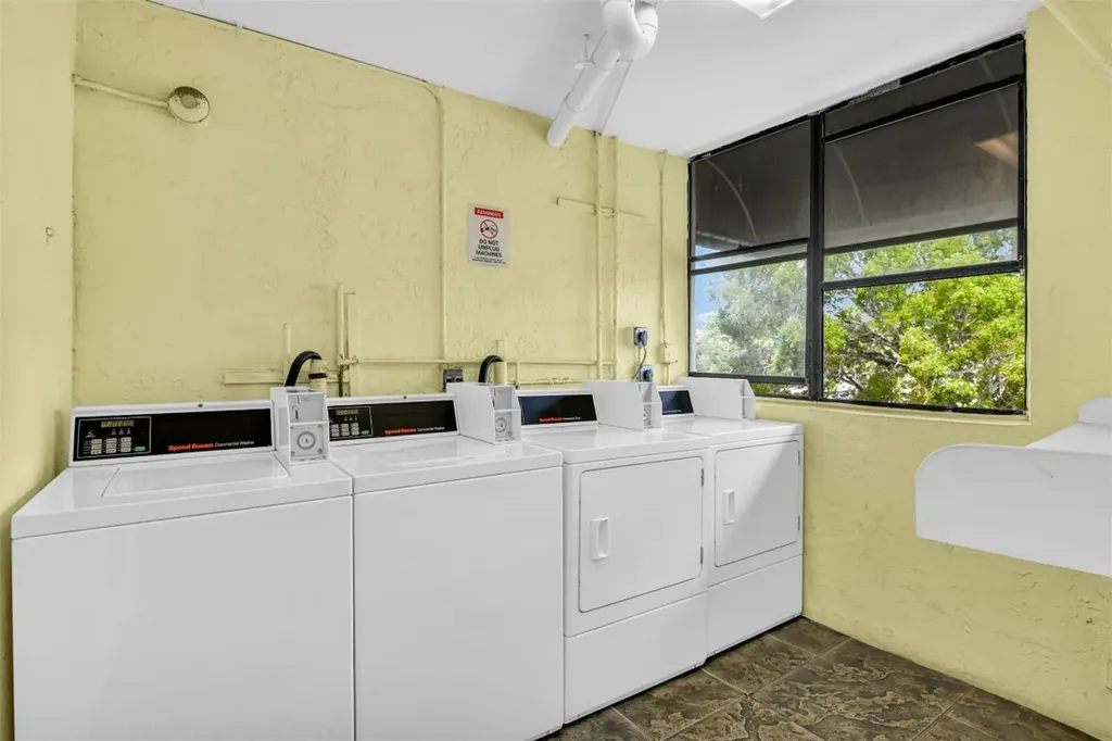 2701 Riverside Drive Coral Springs FL 33065