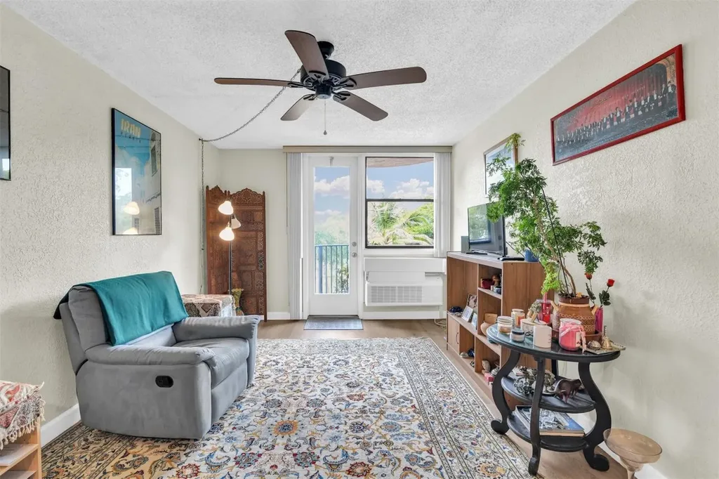 2701 Riverside Drive Coral Springs FL 33065