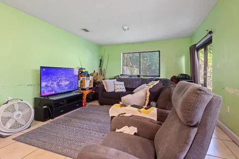 4024 NW 23rd Court Miami FL 33142