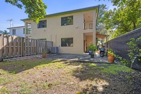 4024 NW 23rd Court Miami FL 33142
