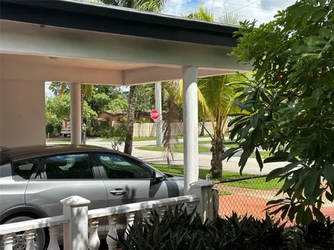 Lauderdale Lakes FL 33319