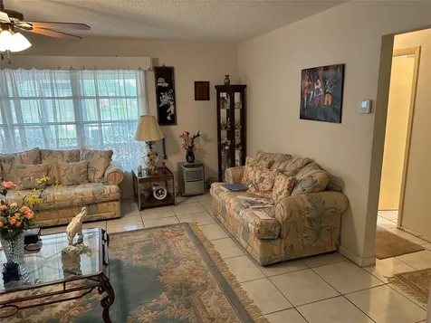 Lauderdale Lakes FL 33319