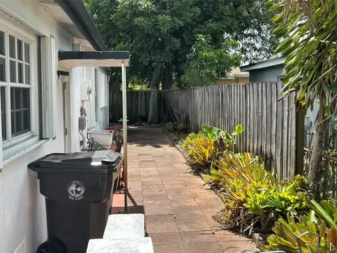 Lauderdale Lakes FL 33319