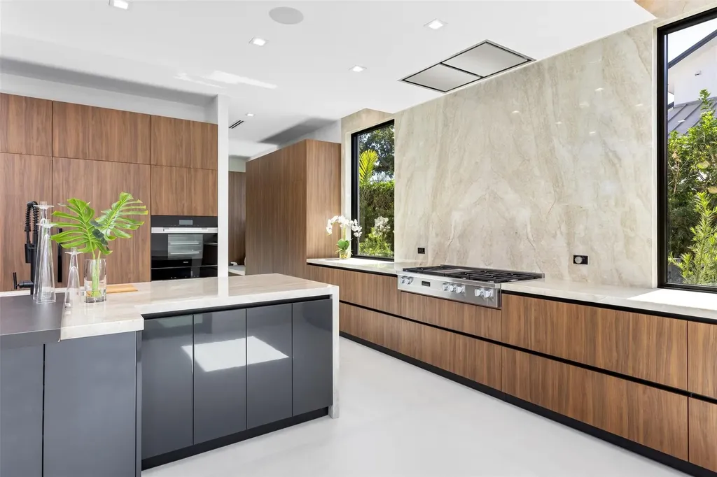 2733 NE 16th Street Fort Lauderdale FL 33304