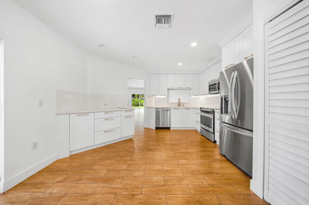 4106 Carriage Drive Pompano Beach FL 33069