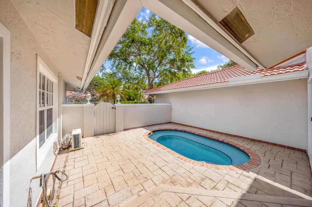 4106 Carriage Drive Pompano Beach FL 33069
