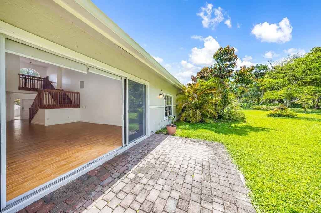 4106 Carriage Drive Pompano Beach FL 33069