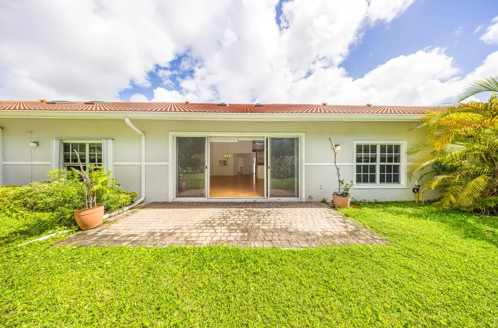 4106 Carriage Drive Pompano Beach FL 33069