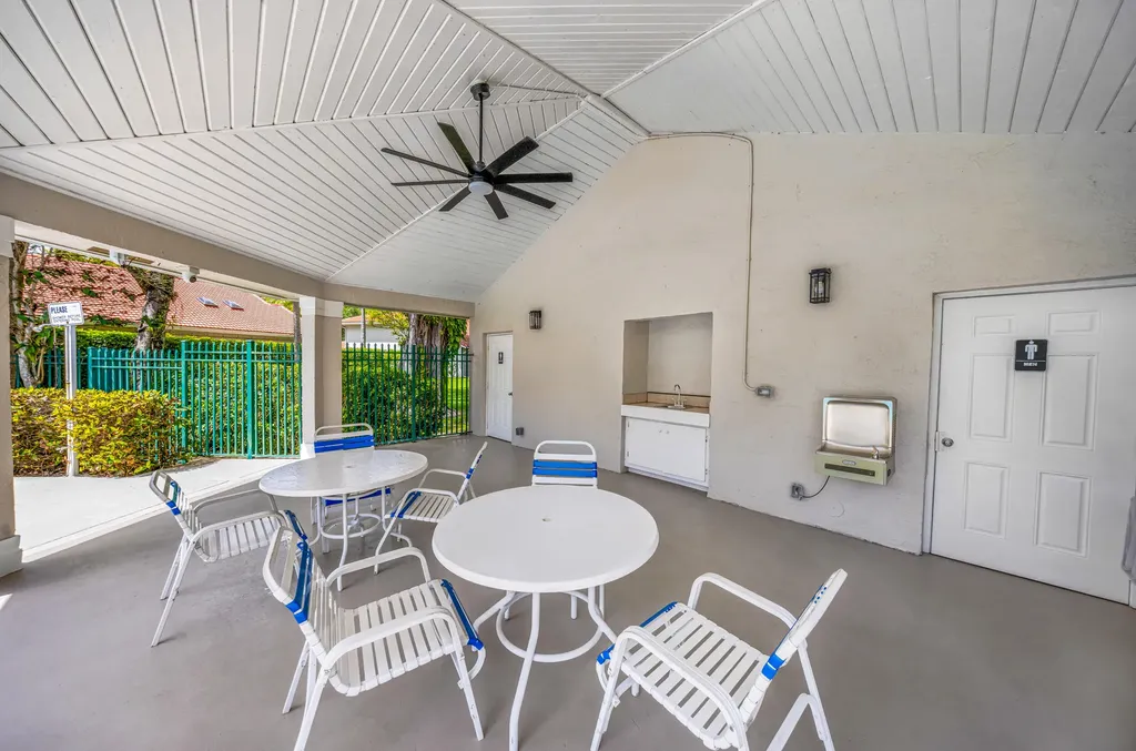 4106 Carriage Drive Pompano Beach FL 33069