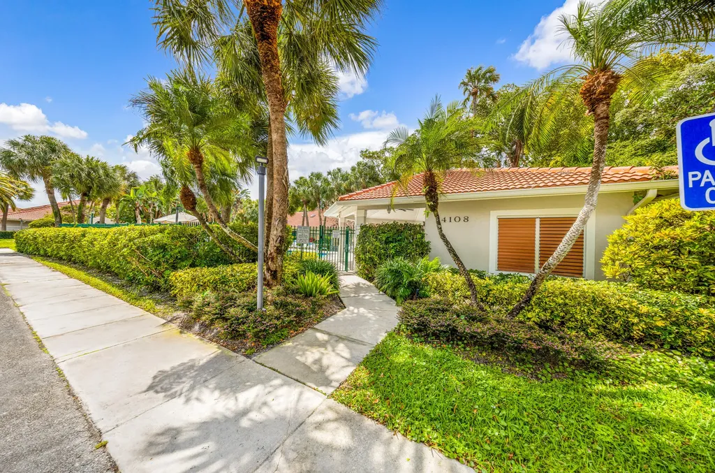 4106 Carriage Drive Pompano Beach FL 33069