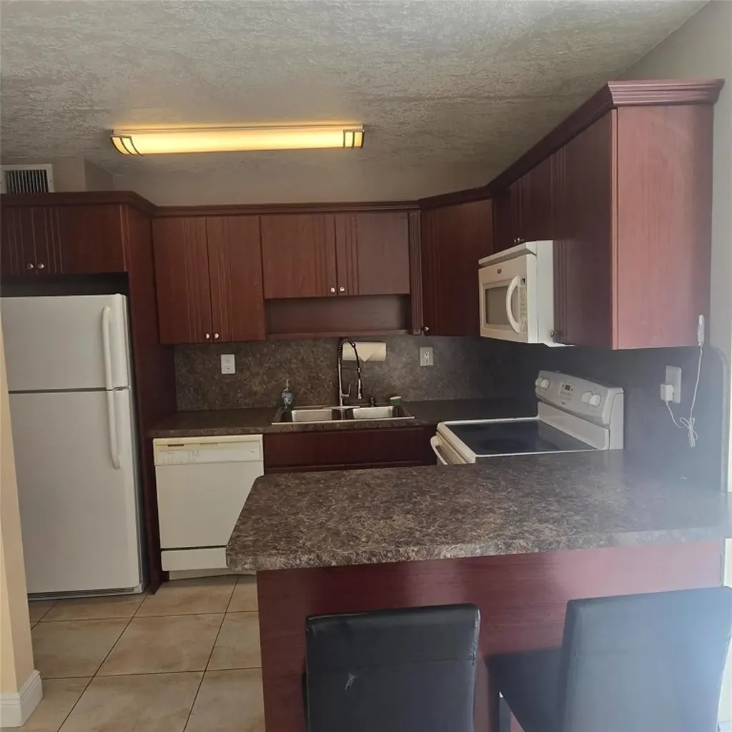 3680 SW 59 Avenue Davie FL 33314