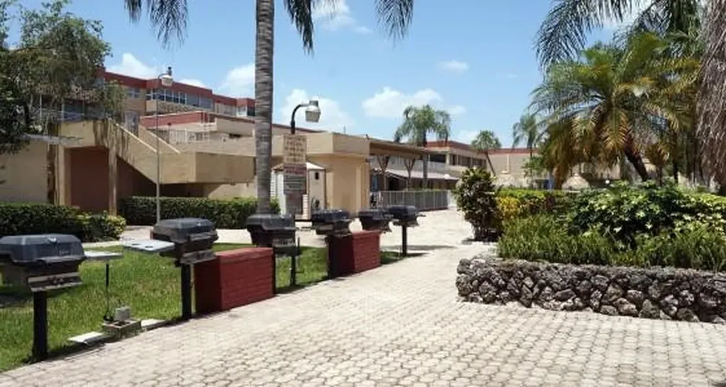 406 NW 68th Avenue Plantation FL 33317