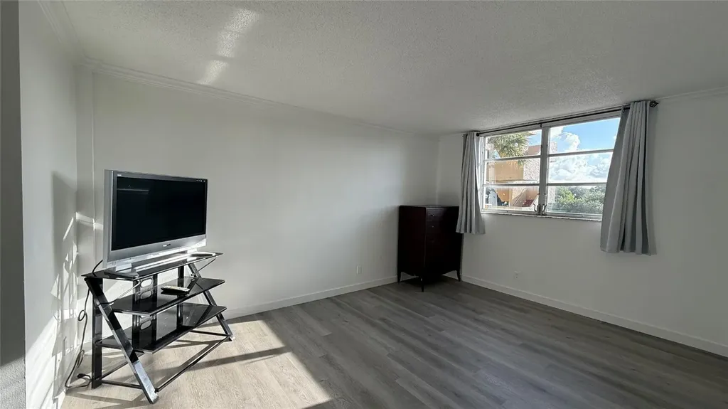 406 NW 68th Avenue Plantation FL 33317