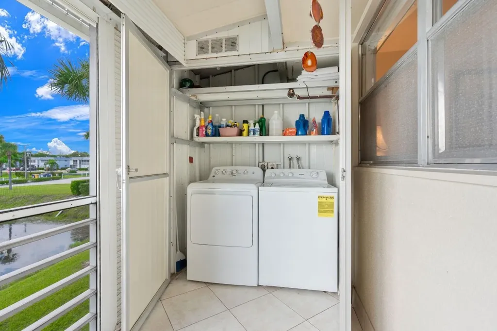189 Brittany D Delray Beach FL 33446