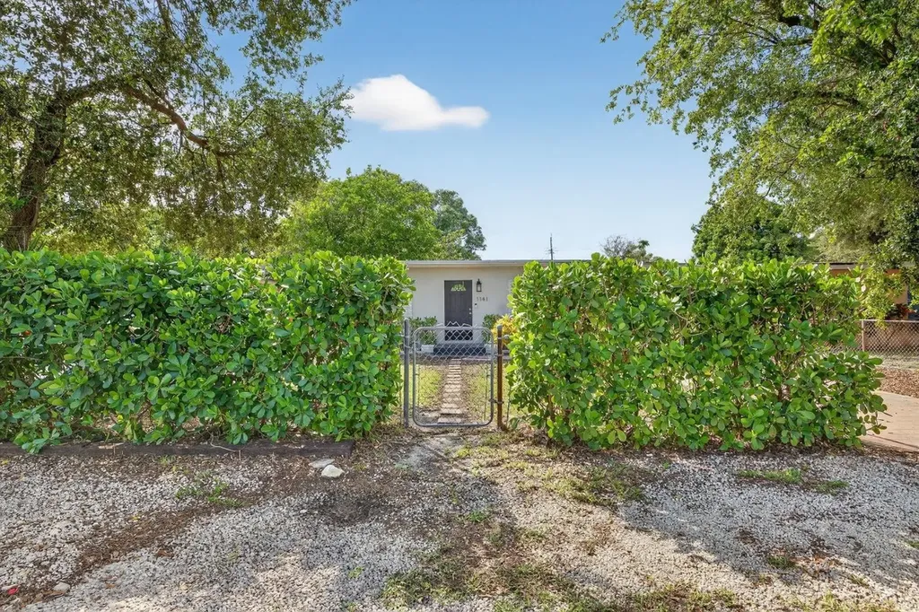 1141 SW 25th Avenue Fort Lauderdale FL 33312