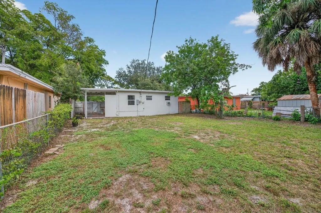 1141 SW 25th Avenue Fort Lauderdale FL 33312