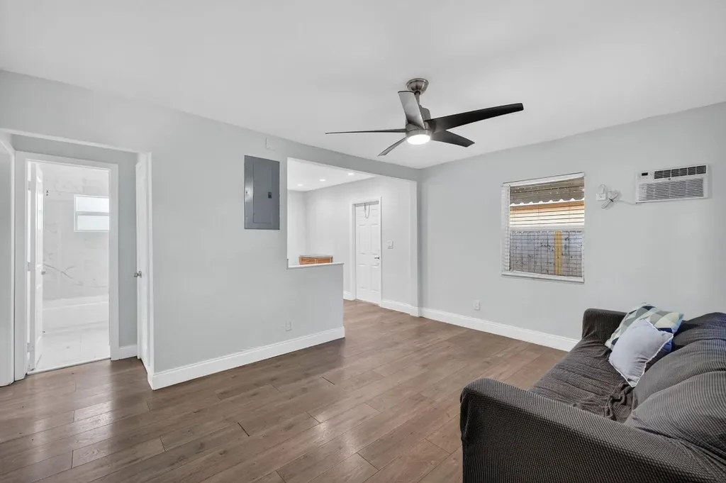1141 SW 25th Avenue Fort Lauderdale FL 33312
