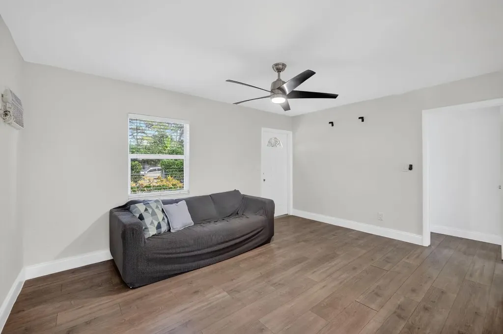 1141 SW 25th Avenue Fort Lauderdale FL 33312