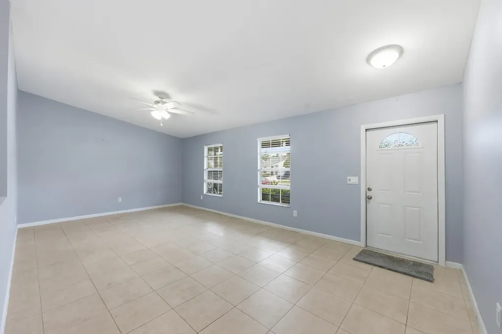 5067 Canal Circle E Lake Worth FL 33467