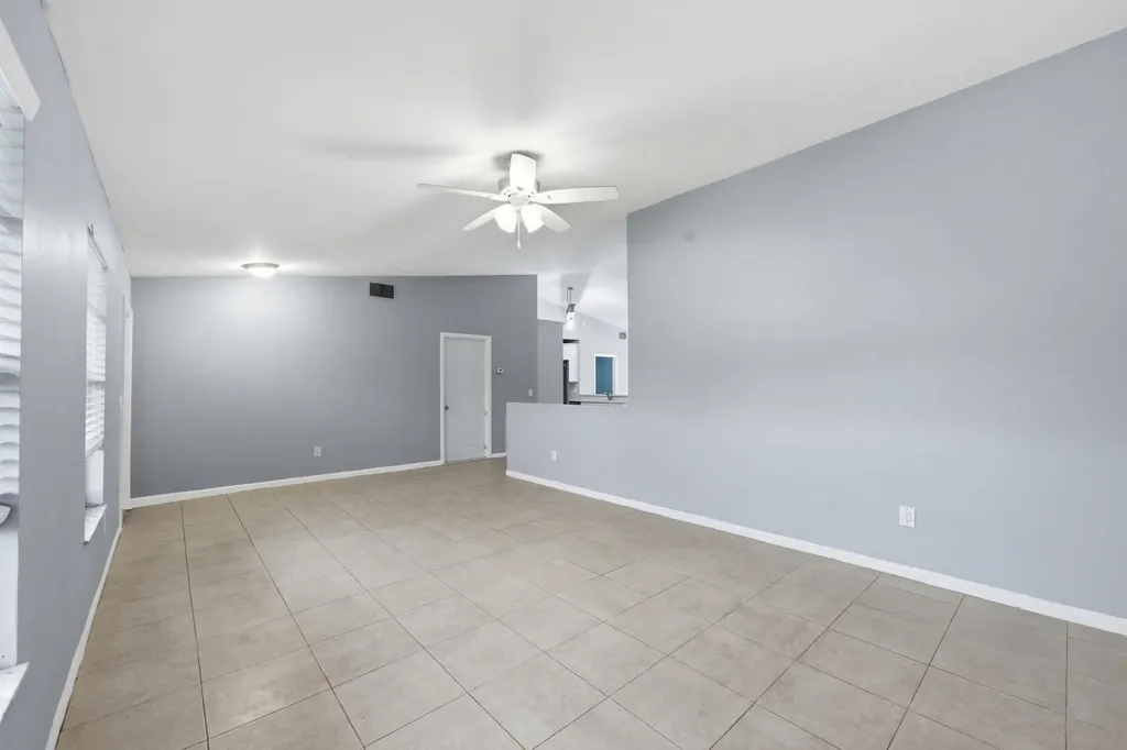 5067 Canal Circle E Lake Worth FL 33467