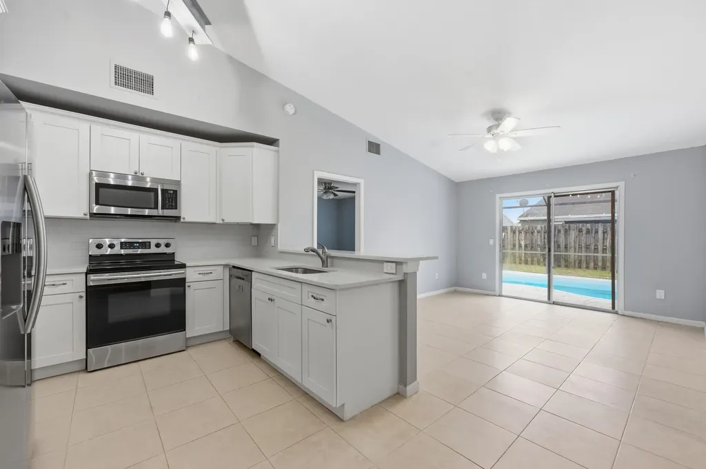 5067 Canal Circle E Lake Worth FL 33467
