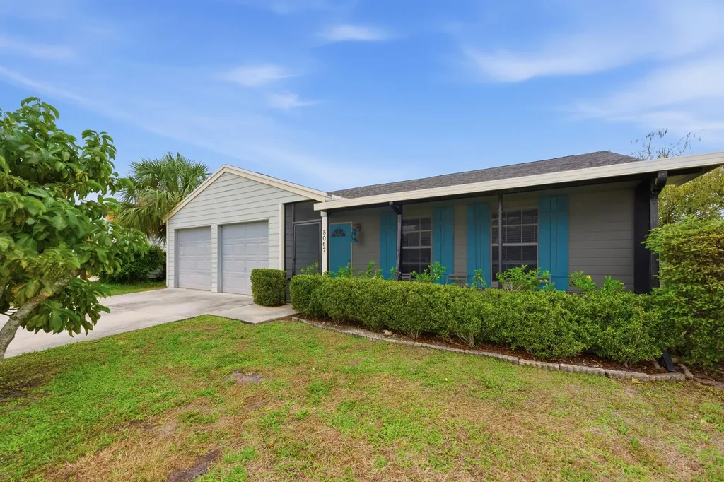 5067 Canal Circle E Lake Worth FL 33467